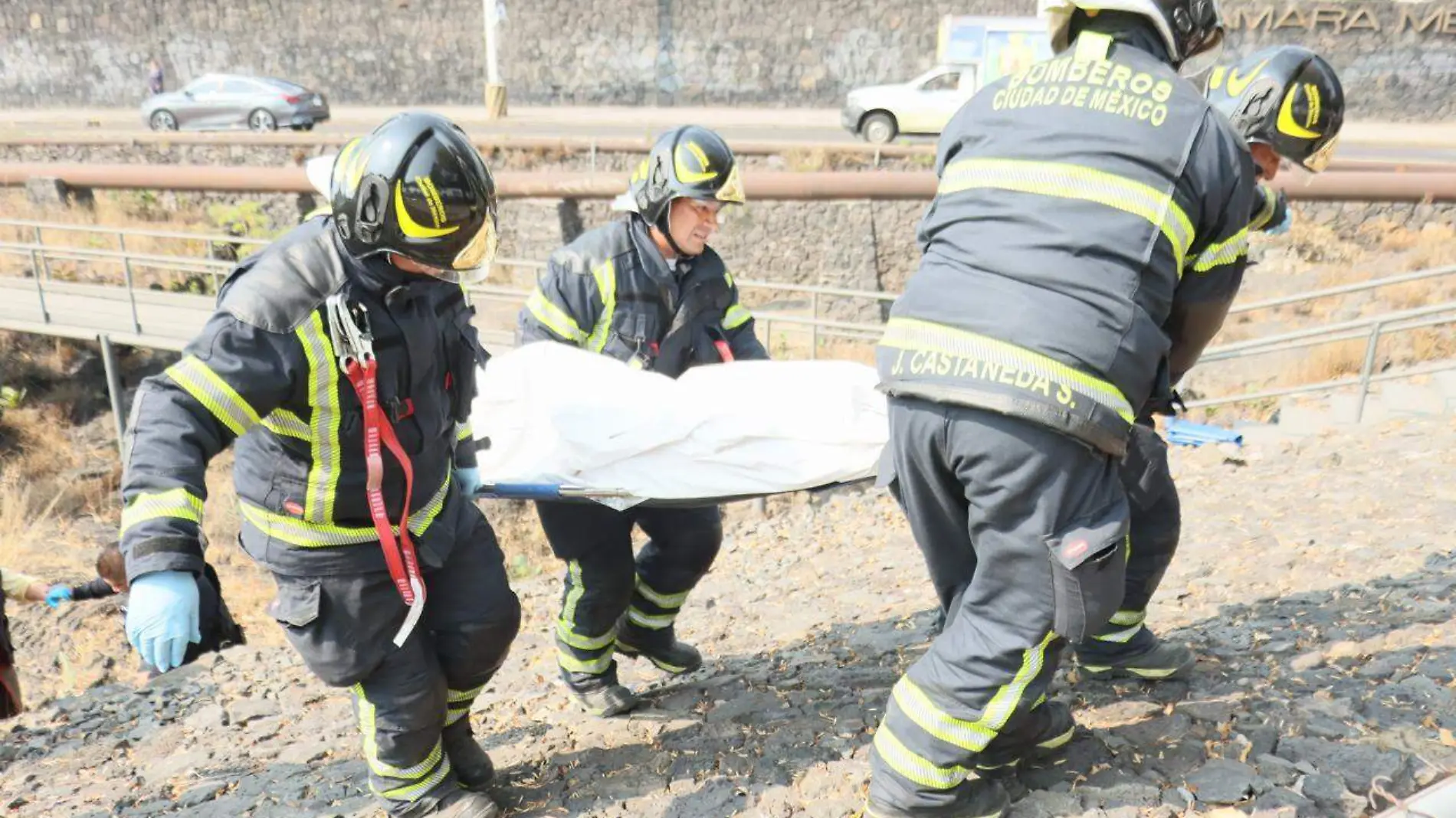 Colgado en Periférico Sur  (3)